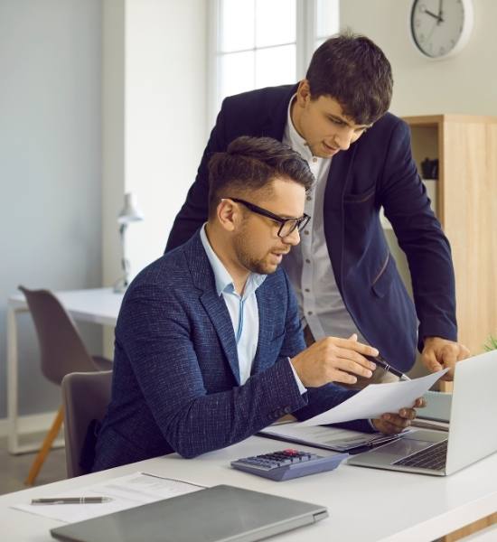 Responsable Administratif et Financier.